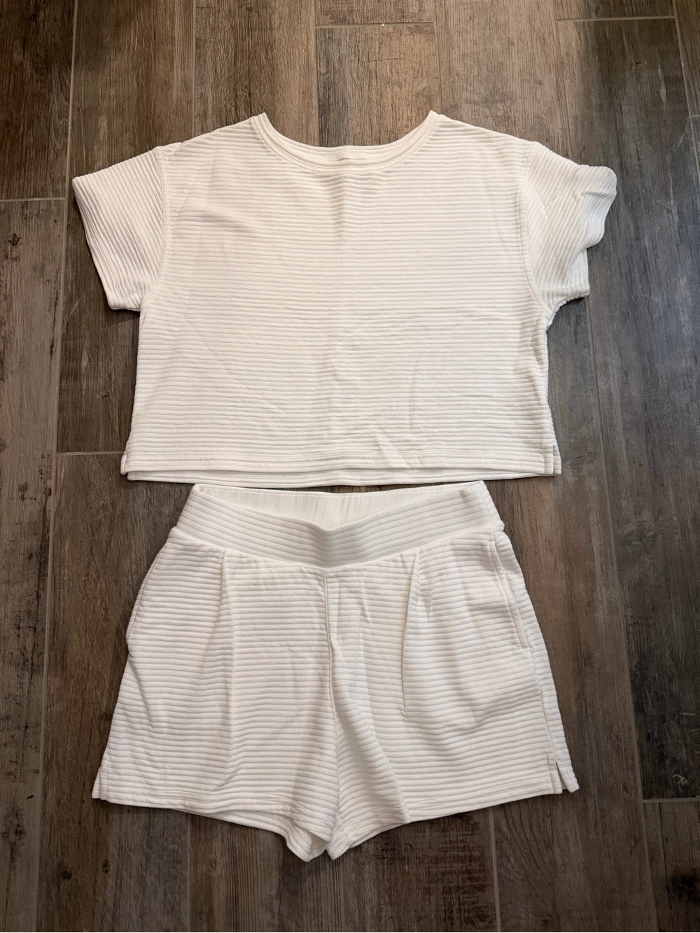 Travis Mathew’s Set - Picture 2 of 4